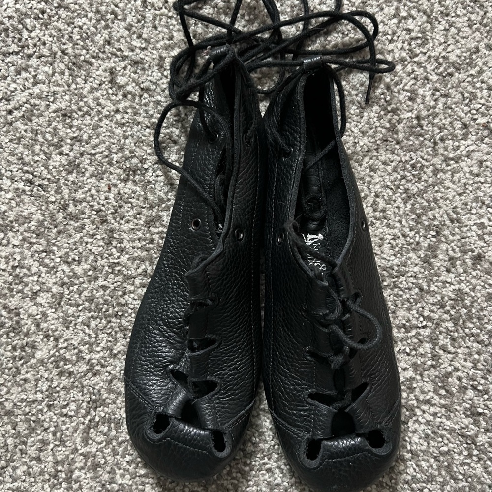 EUC Irish dancing ghillies, size 6